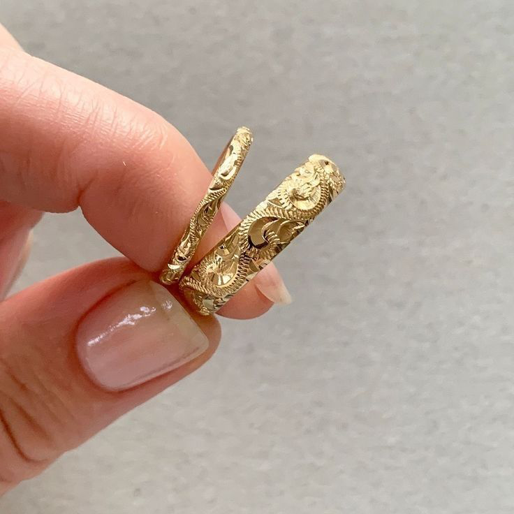 Engraved Gold Band Ring